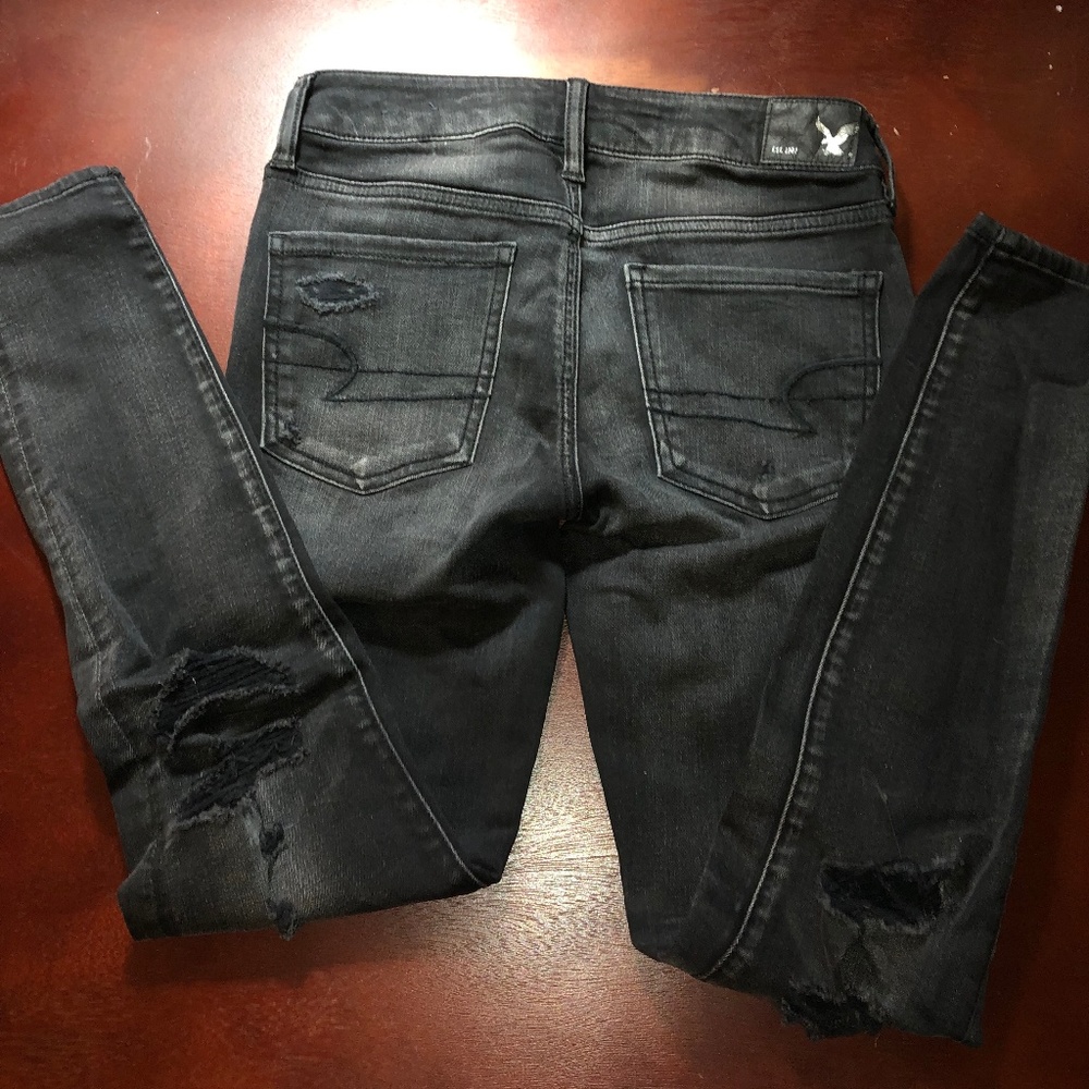American Eagle Black Distressed Jegging - Size 2